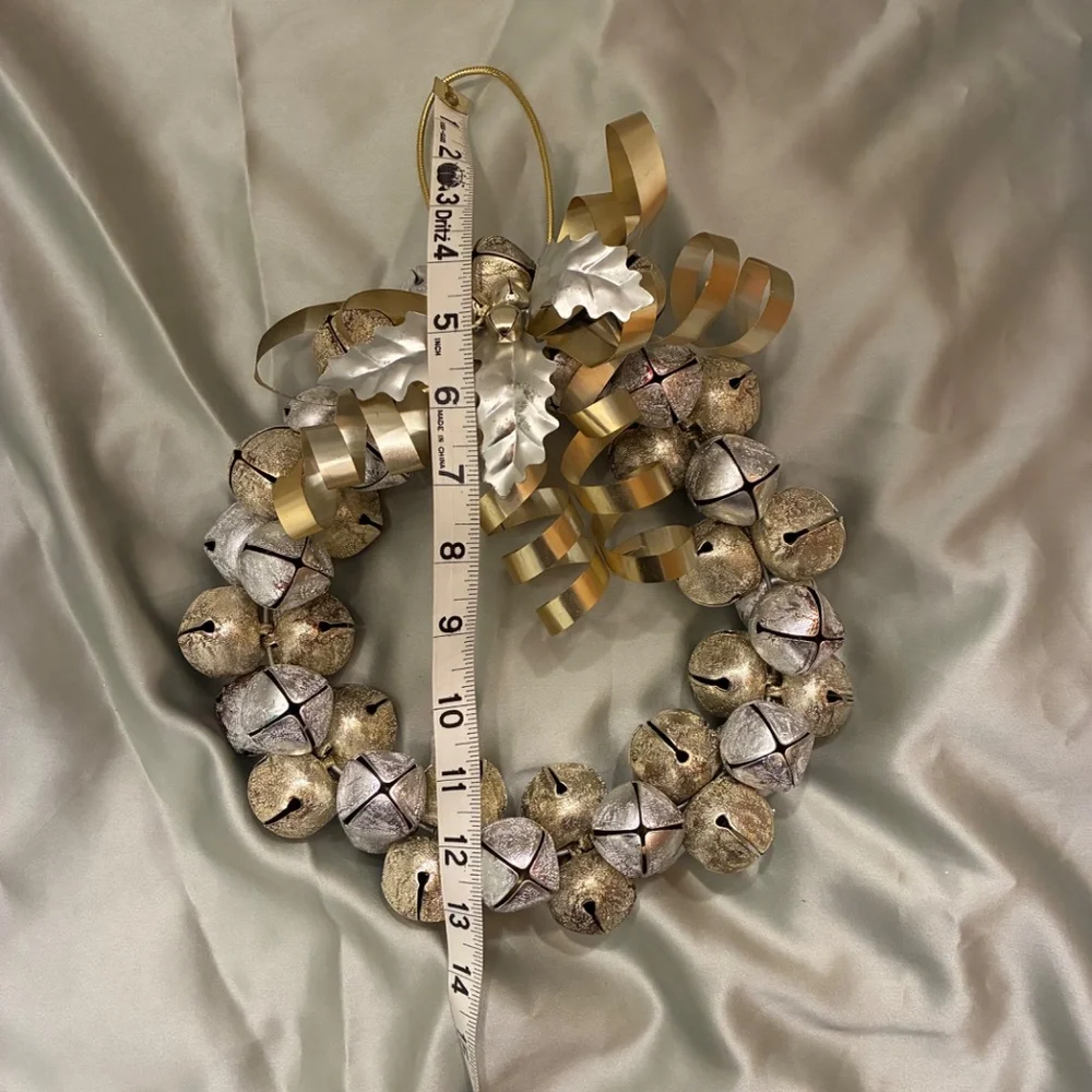 Jingle Bell Wreath Silver Gold Metal 9.5”x13.5” Drop VGUC